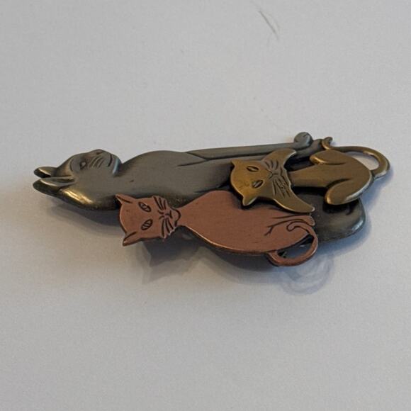 Trio Cat Brooch Pin Feline Silver Gold Copper Tone Vintage Estate K&T Signed - Picture 3 of 7